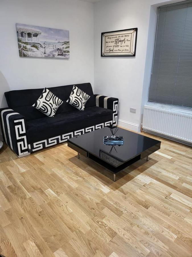 Fancy Basement Flat A Lägenhet London Exteriör bild