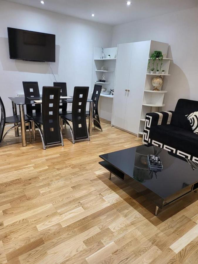 Fancy Basement Flat A Lägenhet London Exteriör bild
