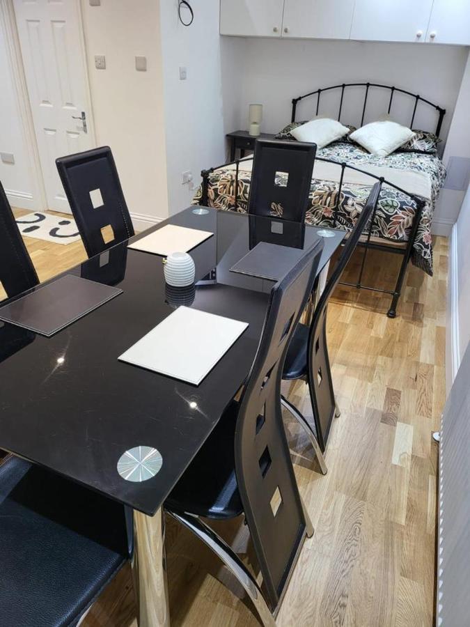 Fancy Basement Flat A Lägenhet London Exteriör bild